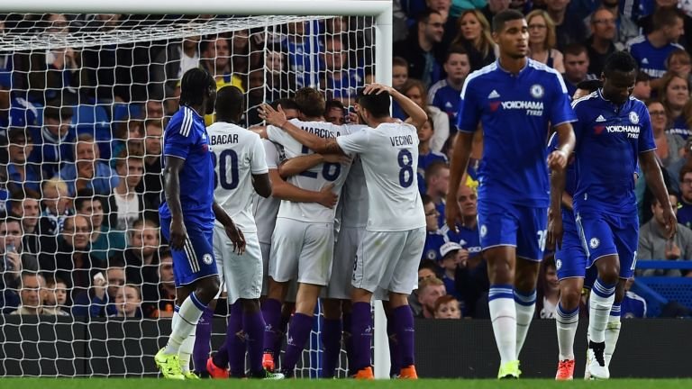 Fiorentina celebrate scoring