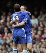 Joe Cole congratulated by Frank Lampard after scoring Chelsea's first goal!