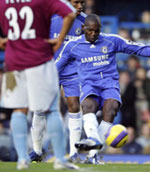 Geremi scores from a free kick