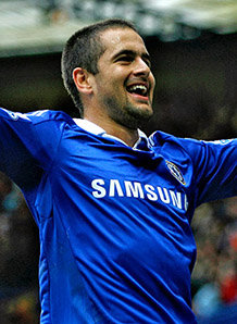 Joe Cole celebrates his goal