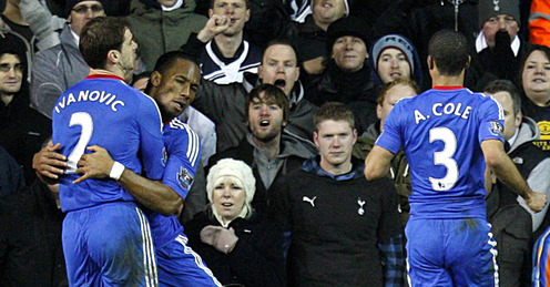 Chelsea celebrate Drogba's goal