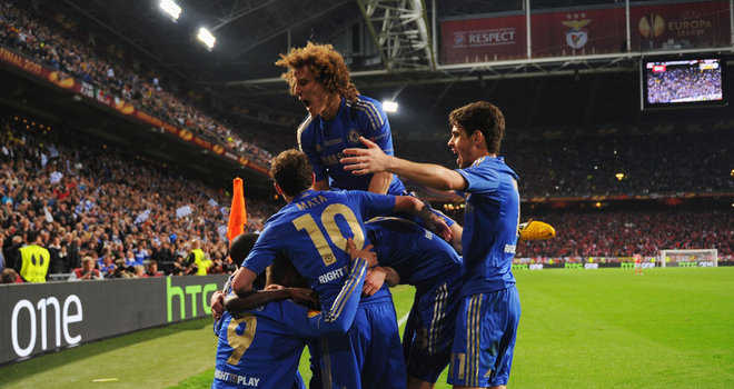 Chelsea players celebrate Fernando Torres' goal
