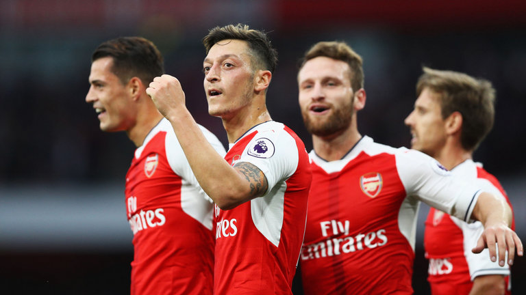 Mesut Ozil celebrates his goal