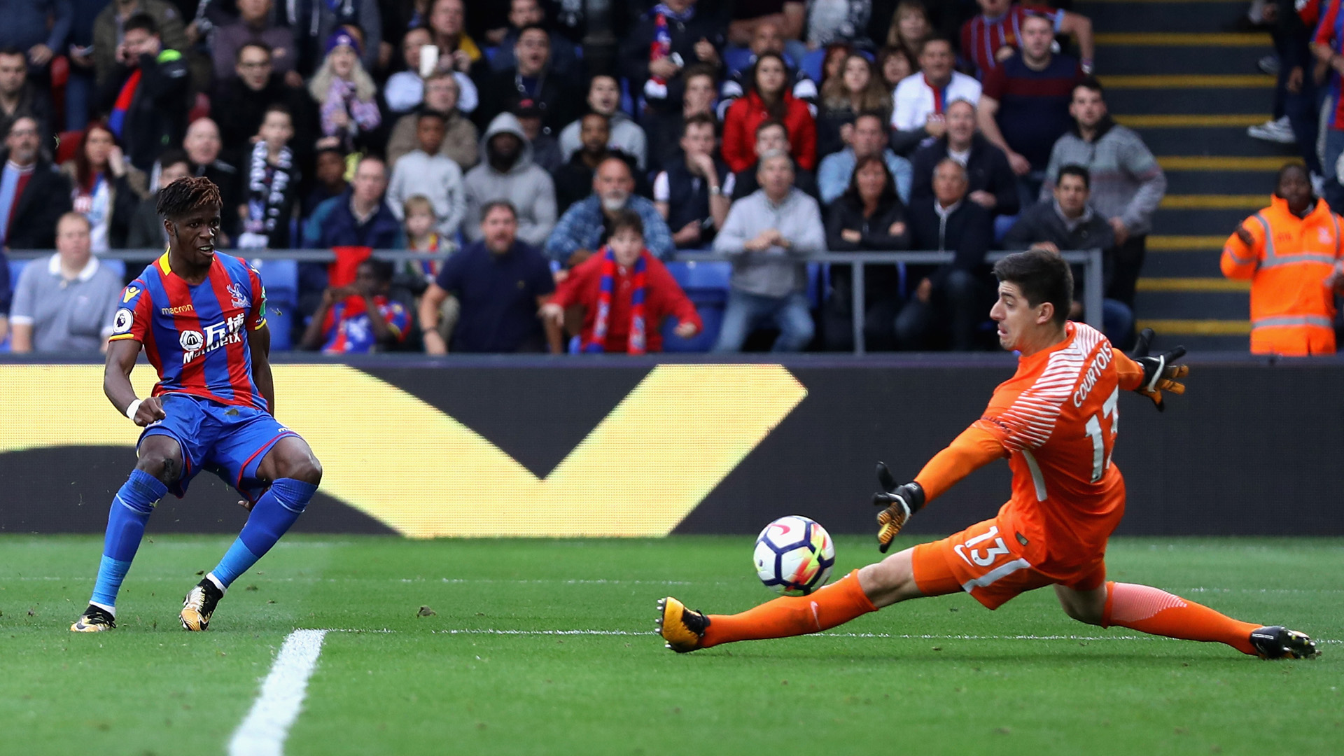 Wifred Zaha scores