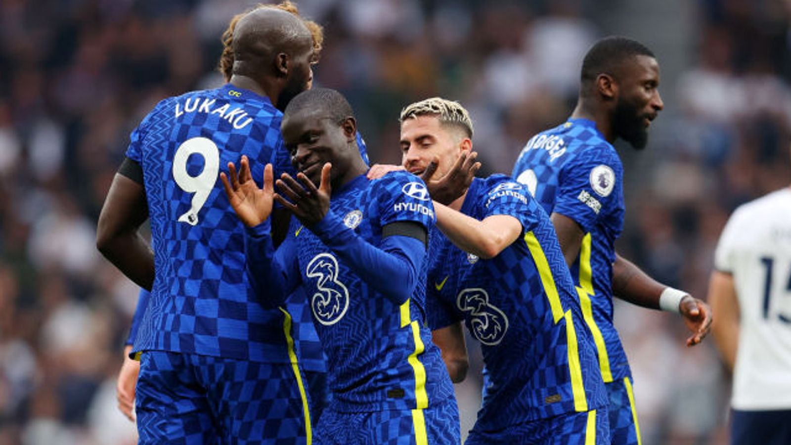 Chelsea celebrate N'Golo Kante's goal