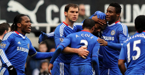 Chelsea celebrate Kalou's goal!
